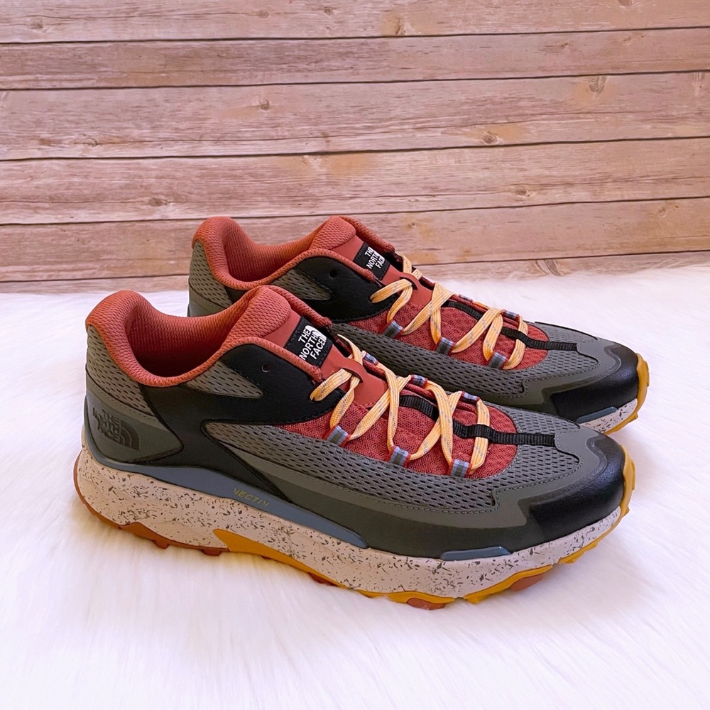 The North Face Men’s VECTIV Taraval Trail Sneakers - Picture 1 of 9
